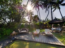 Villa Majapahit Raj, terrasse de la piscine
